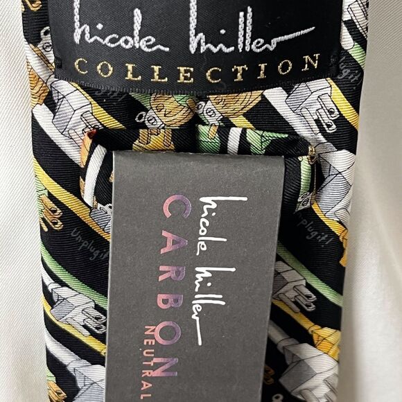 Super Fun Nicole Miller Silk Necktie - Picture 3 of 4